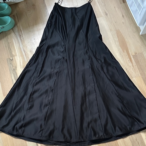 Tadashi Elegant Maxi Black Satin Skirt - Picture 1 of 7